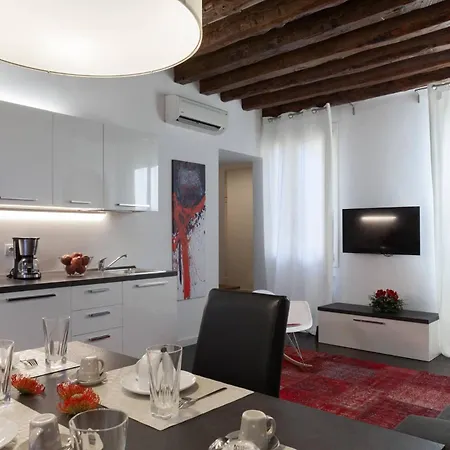 City Apartments Rialto-3